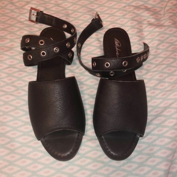 ASOS Park Lane Leather Eyelet Sandal - Picture 2 of 7